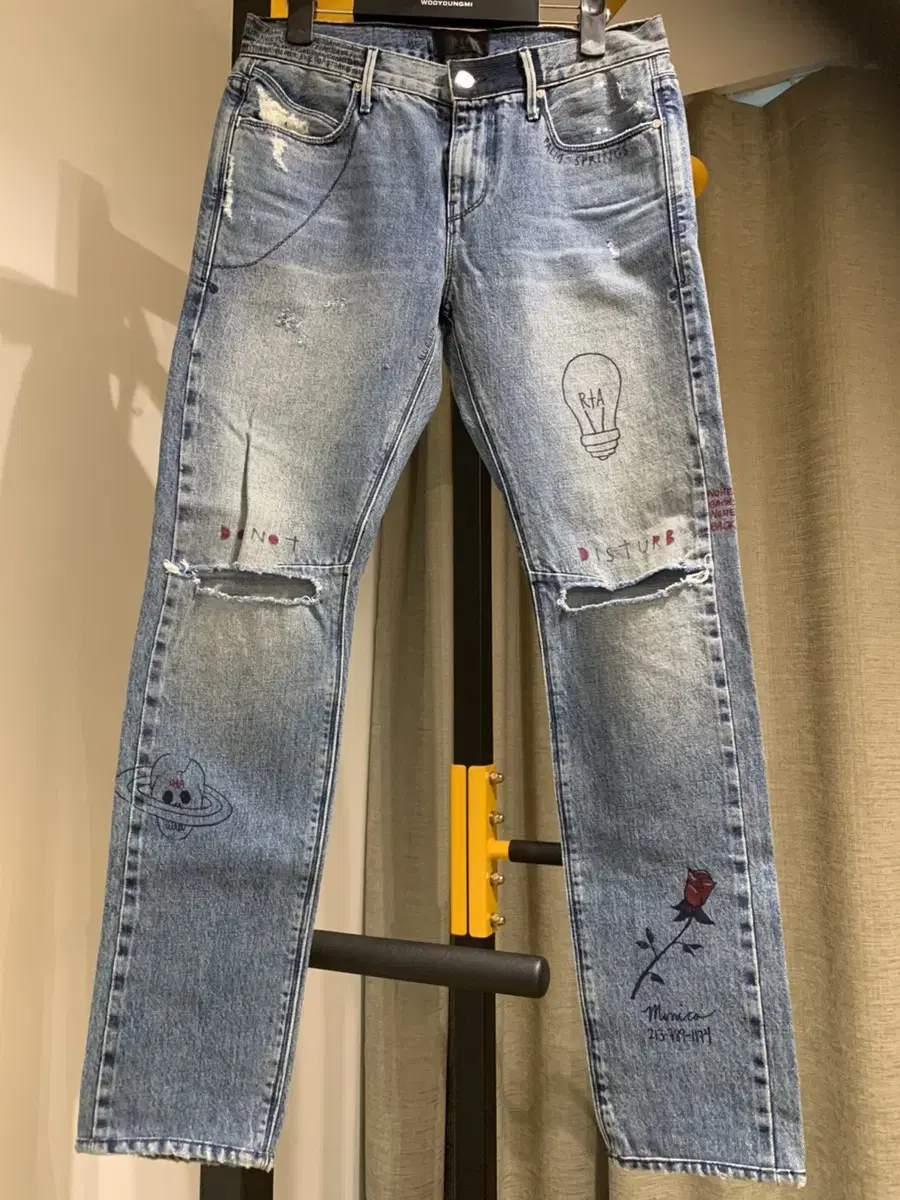 (Best Price) DenimMasterpiece RTA Denim size 30 new in box, worn by Scott