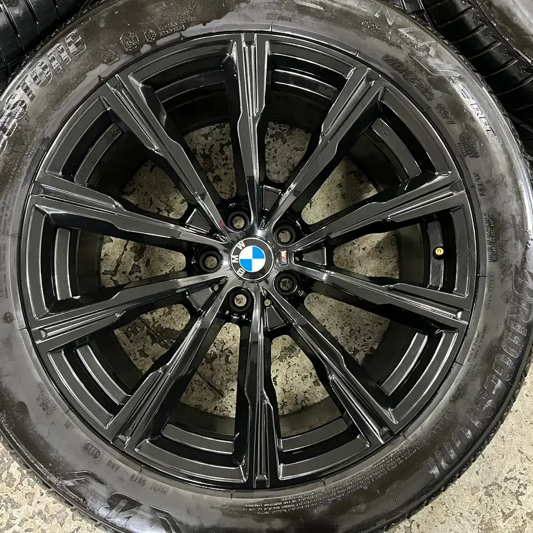 BMW G05 x5 740M 정품 20인치 휠타이어 판매