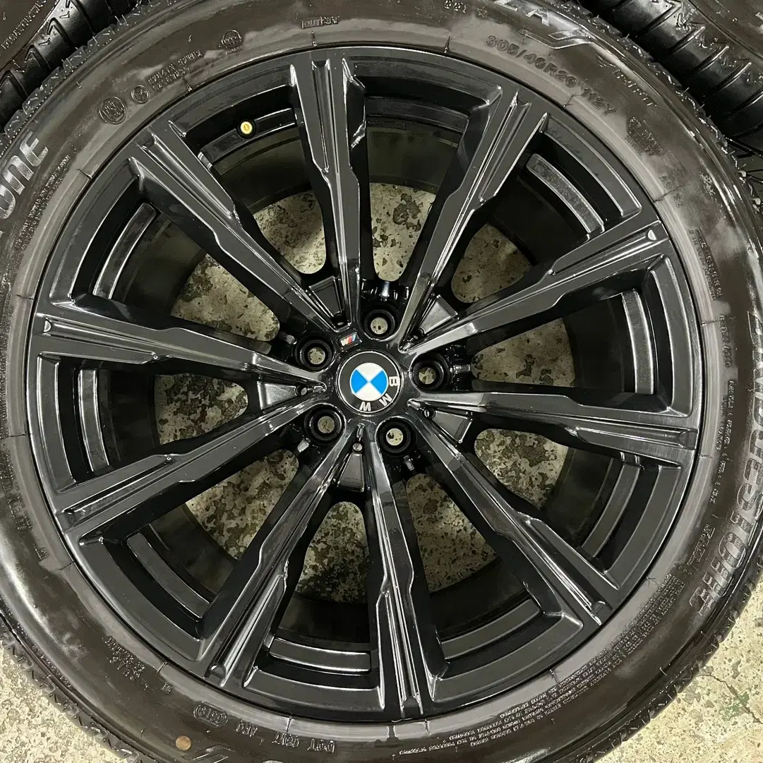 BMW G05 x5 740M 정품 20인치 휠타이어 판매