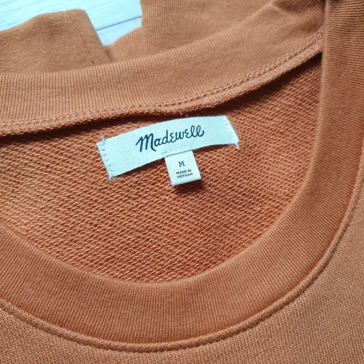 메이드웰(madewell)-M 레터프린트 숏맨투맨 mtm