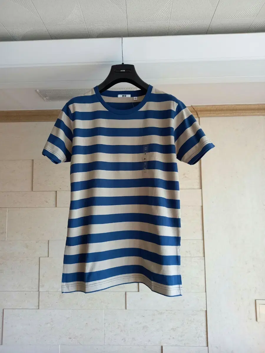 Uniqlo Striped Border Short Sleeve T-Shirt