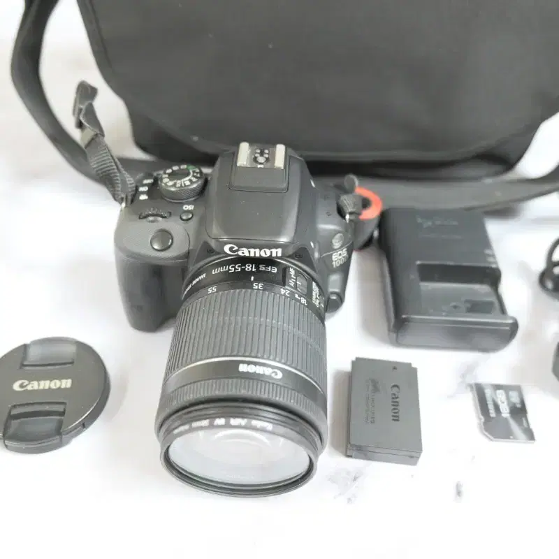 가장 작은 DSLR 카메라 캐논 EOS 100D 와 18-55 STM렌즈