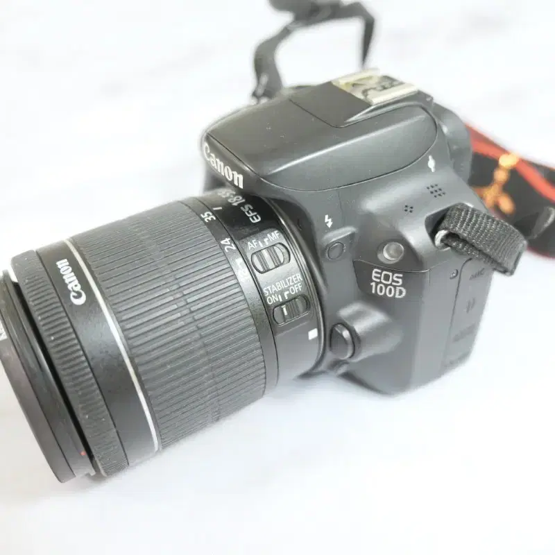 가장 작은 DSLR 카메라 캐논 EOS 100D 와 18-55 STM렌즈