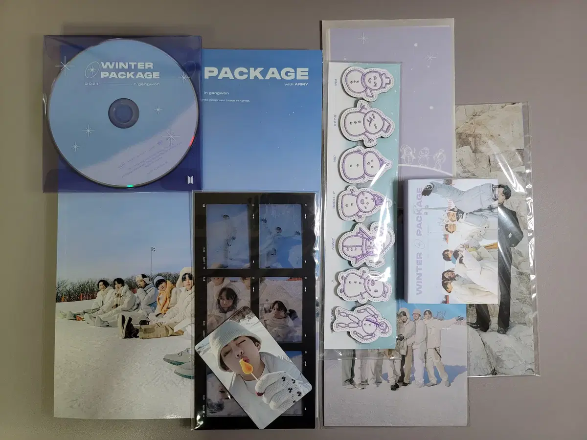 BTS 2021 Winter Package (V Photocard) BTS