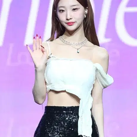 이달소 루셈블 여진 싸인 폴라로이드