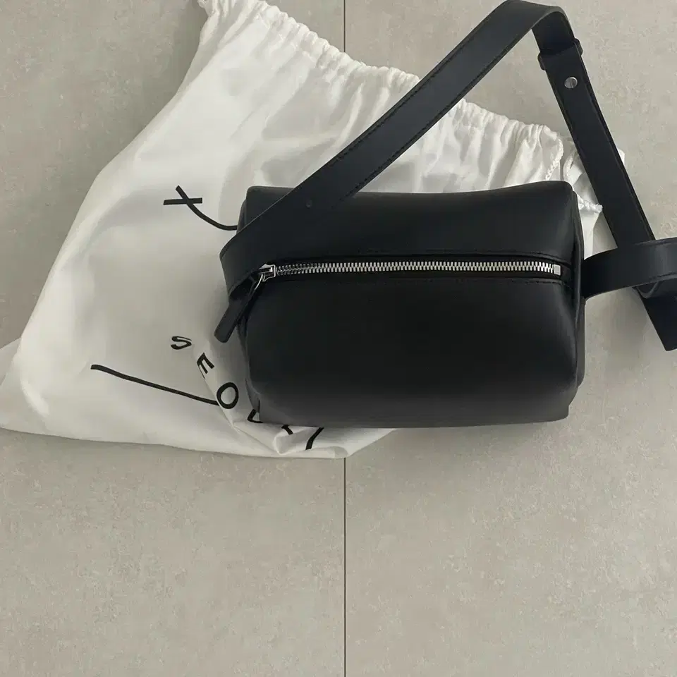 로서울 블록 토트백 Block tote bag Black