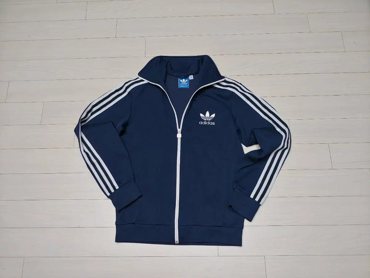 95 Adidas Men's Europa Track Top Jersey L43685