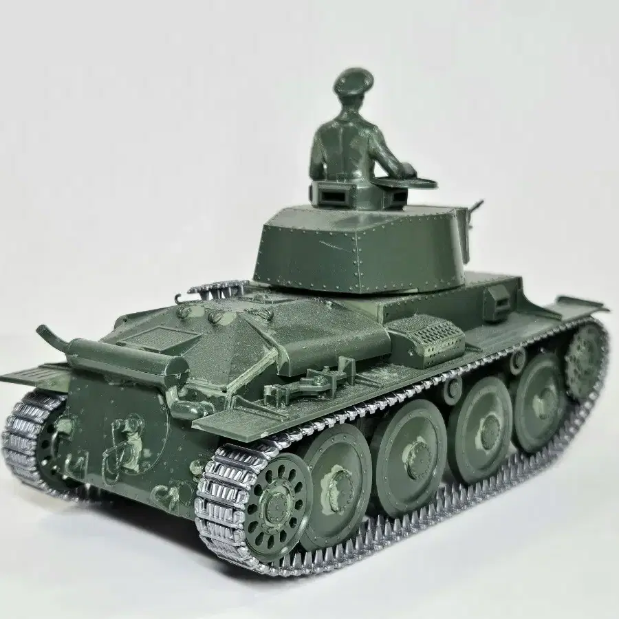 조립품 [이탈레리] 1/35 독일 Pzkpfw 38(t) 프라가 전차