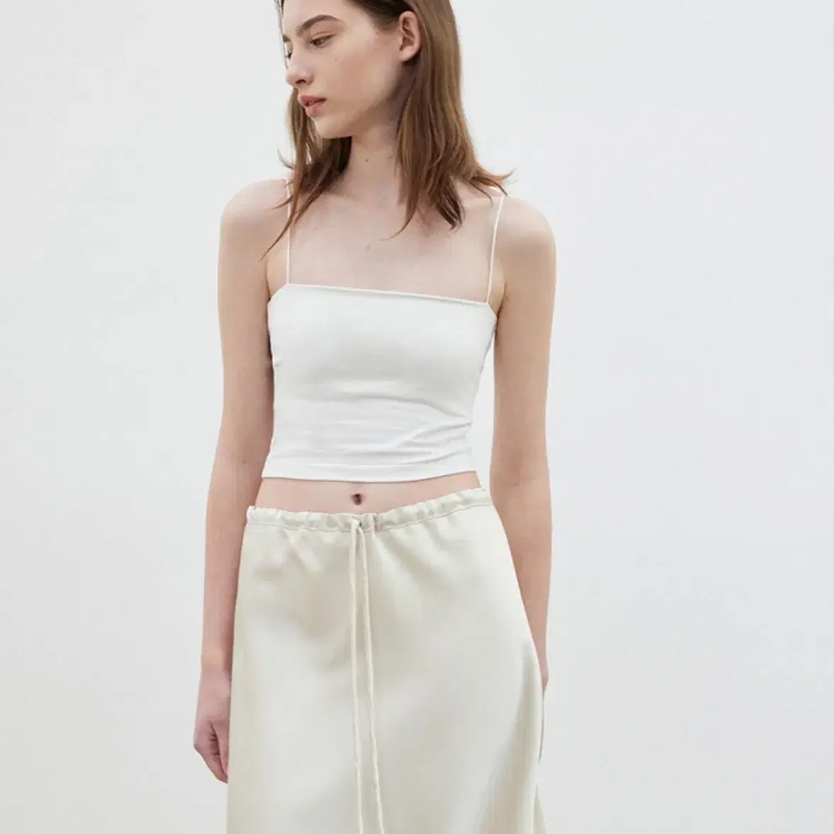 하베크 soft satin skirt 미디스커트