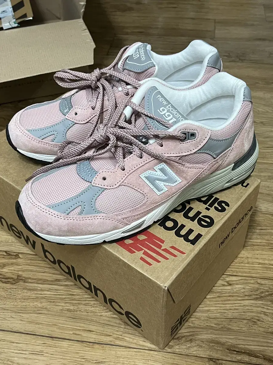 Newbalance 991 pink w260