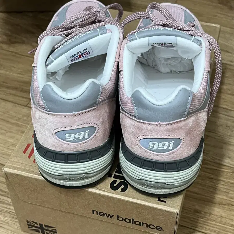 Newbalance 991 pink w260