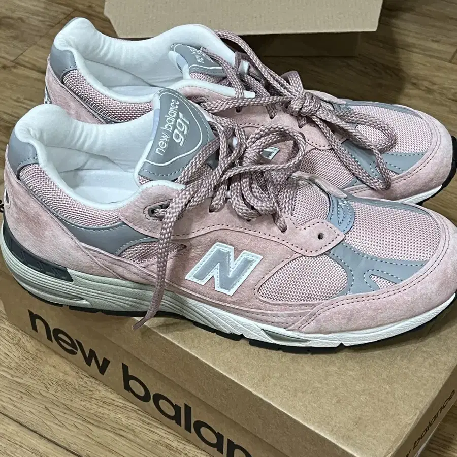 Newbalance 991 pink w260