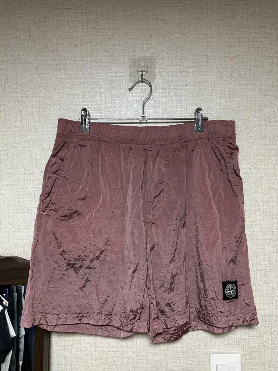 Stone Island_Embroidered logo patch swim trunks_ size 32-34