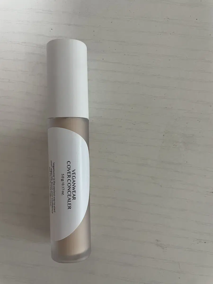 Clio Vegan Concealer Sealed