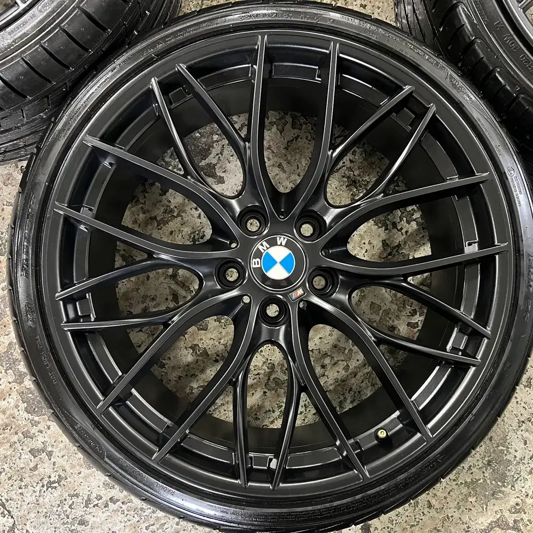 BMW 405M 정품 블랙 20인치 휠타이어 판매