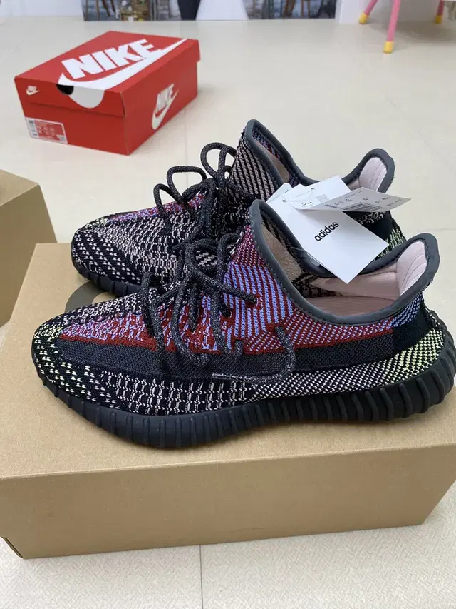 (270)이지 부스트 350 V2 예힐 270사이즈 YEEZY 아디다스