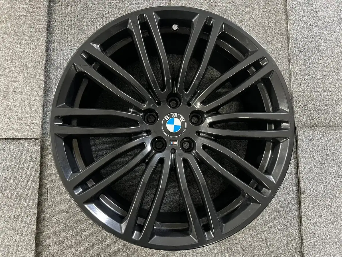 BMW G30 664M 정품 19인치 휠 1본 판매