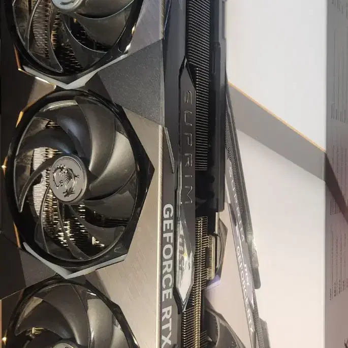 RTX4090 그래픽카드와 구성품과 박스