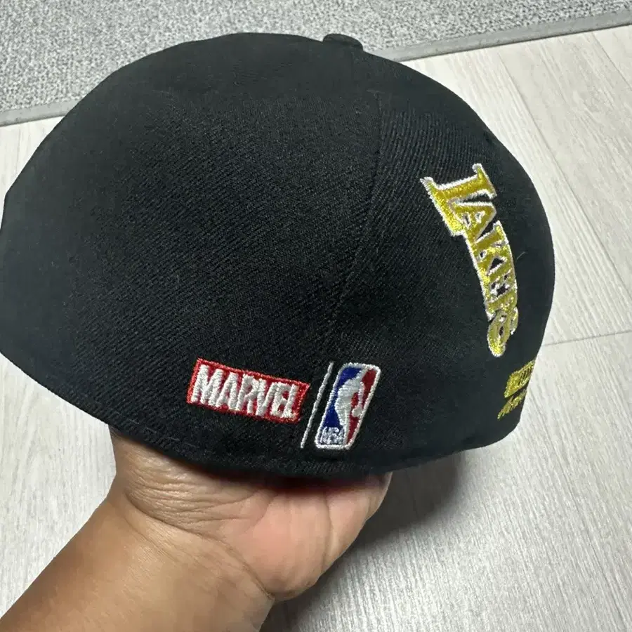 NBA X 마블 LA 레이커스 아이언맨 사이즈캡 블랙 New Era