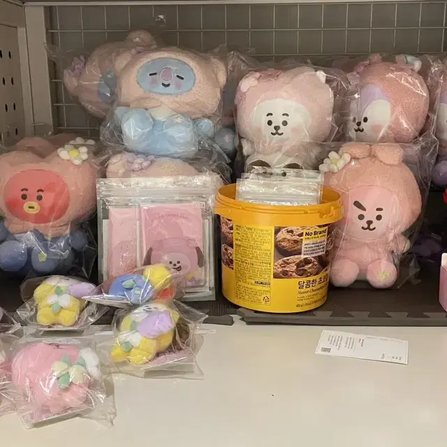 Bt21 봄날 에디션 중형 인형