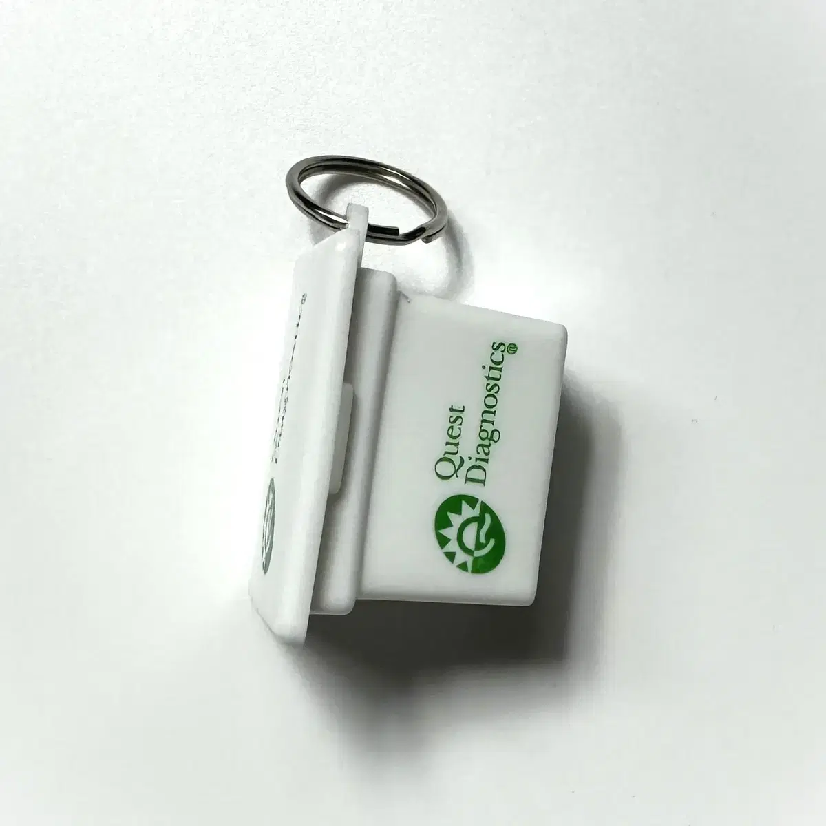 Vintage keychain Quest diagnostics 빈티지키링