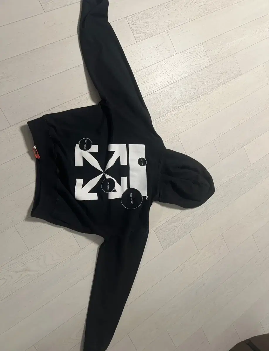 Off-white hood m