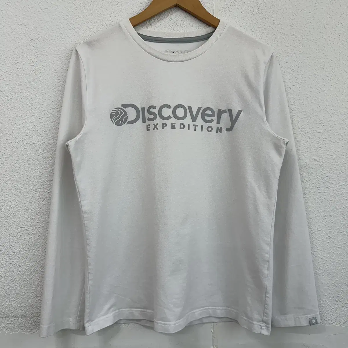 [100] Discovery Big Logo Round Long Sleeve T-Shirt Long Sleeve Public 8695