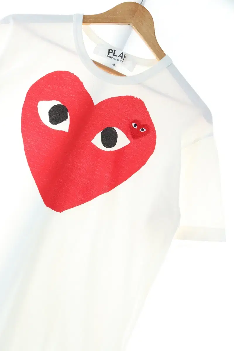 (XL) Comme des Garçons Song Short-Sleeved T-Shirt White Big Heart Logo Ameca-D0D2