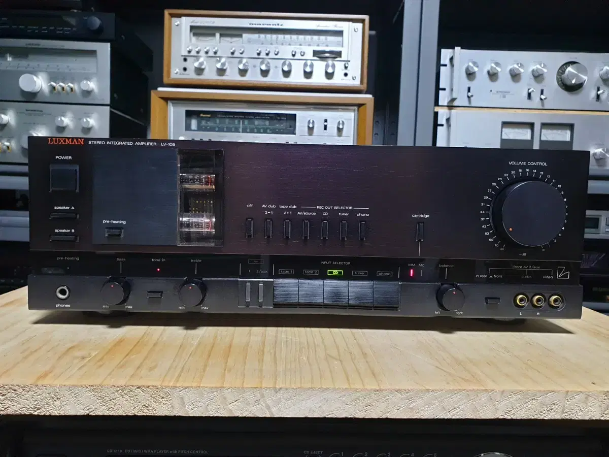 Luxman Int'l LV-105 Preamplifier Adds Preamplifier Features