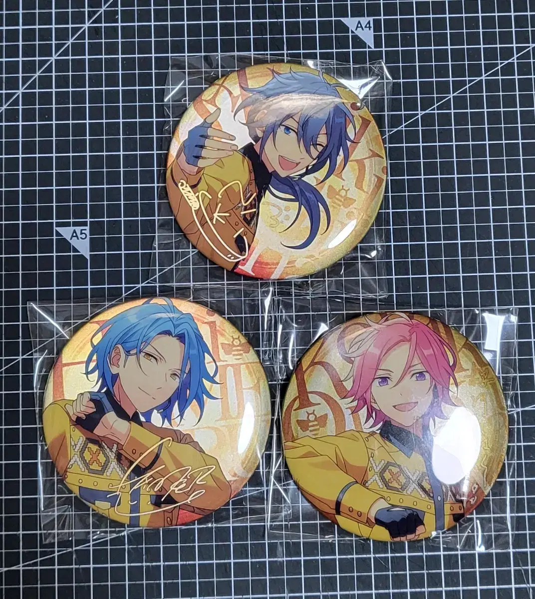 Angsta Jungsta Crazybee Kvi ni-ki Himeru Kohaku 6th Anniversary Badge Wts.