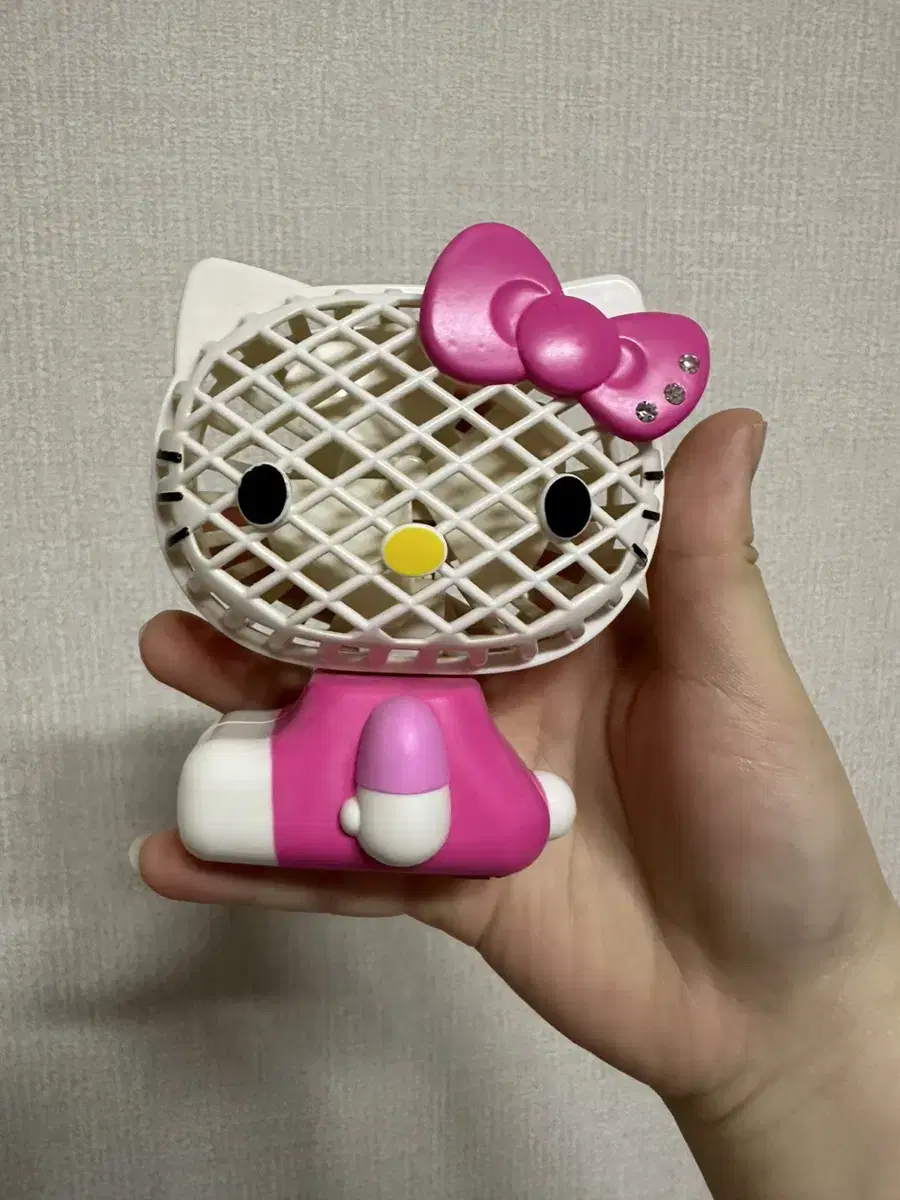 Classic Kitty Mini Tabletop Fan