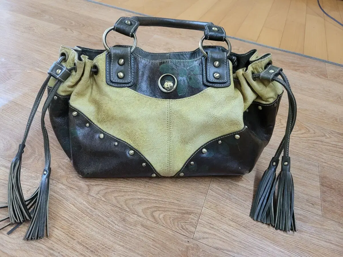 Esquire Leather Handbag