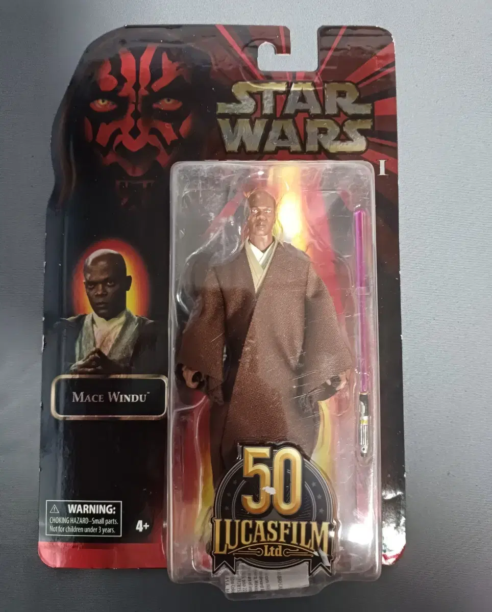 Selling unsealed Star Wars Black Series windues.