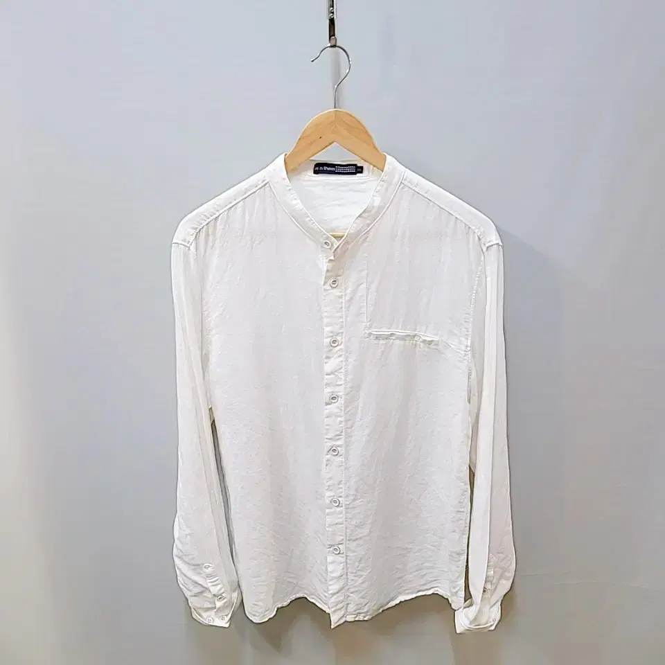 105) Earth & Deme Henley Neck Linen Shirt