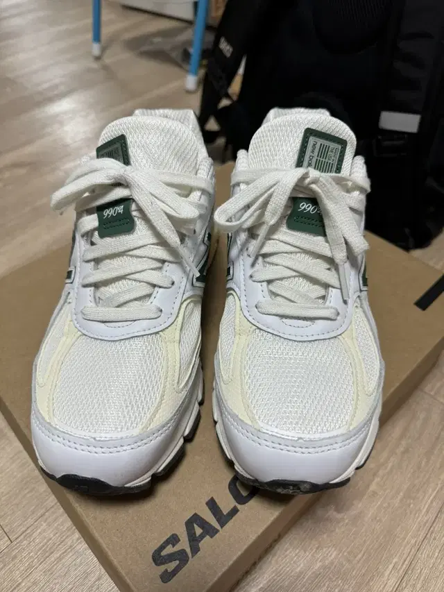 뉴발란스 990 v4 made in U.S.A 화이트 그린