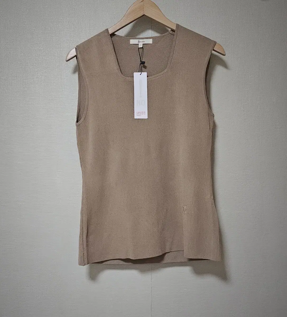 G Studio Sleeveless Tee Size 77