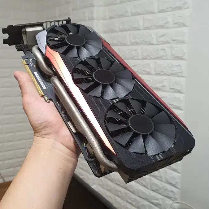 ASUS ROG STRIX GTX 980TI  A급