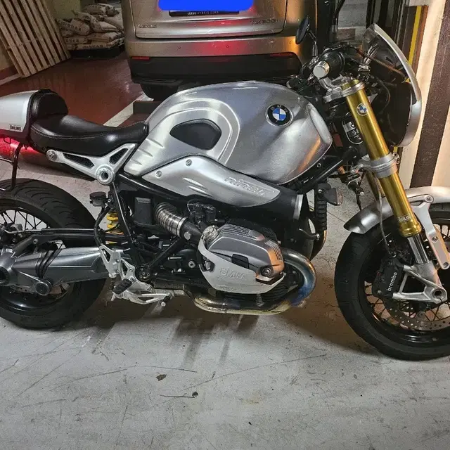 16년식 bmw 알나인티 r9t 유로3 머플러 구변완 판매합니다. 준풀튠