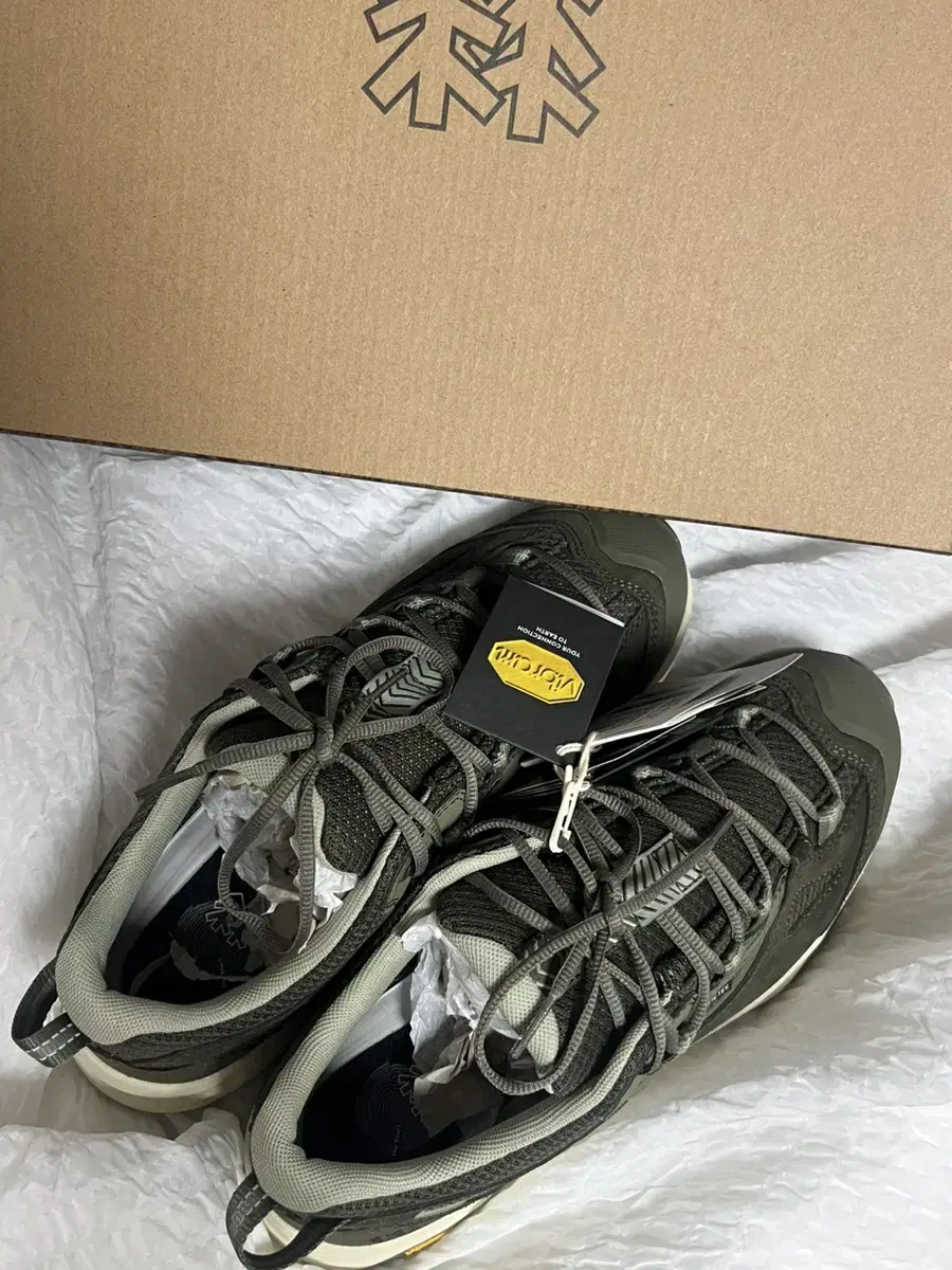 New 265mm Kolon hiking shoes