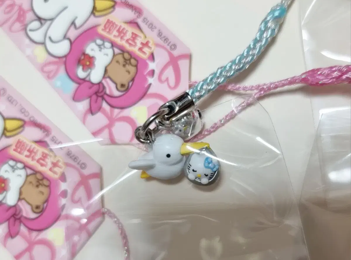 (Genuine)Japan limited edition Hello Kitty Baby Maternity Maternity San Prayers Stork Drops Strap