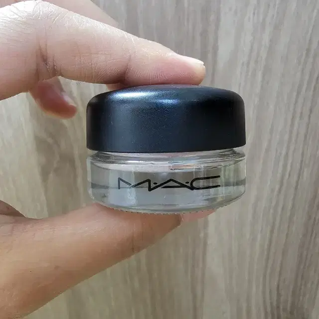 맥MAC 아이섀도우 프린세스 컷