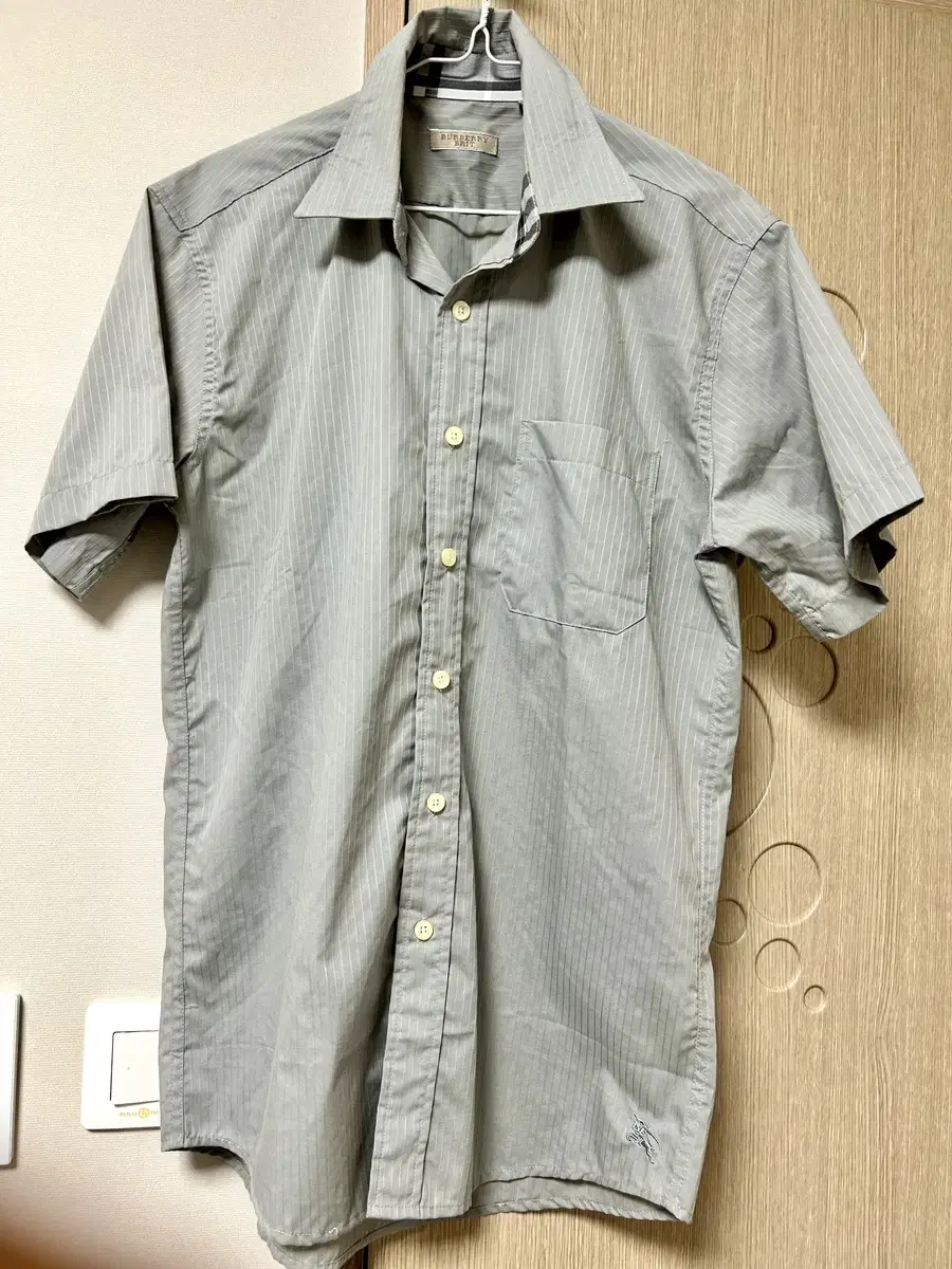 Burberry Shirt (Unisex) Men's M, Women's L/Weekend only at this price