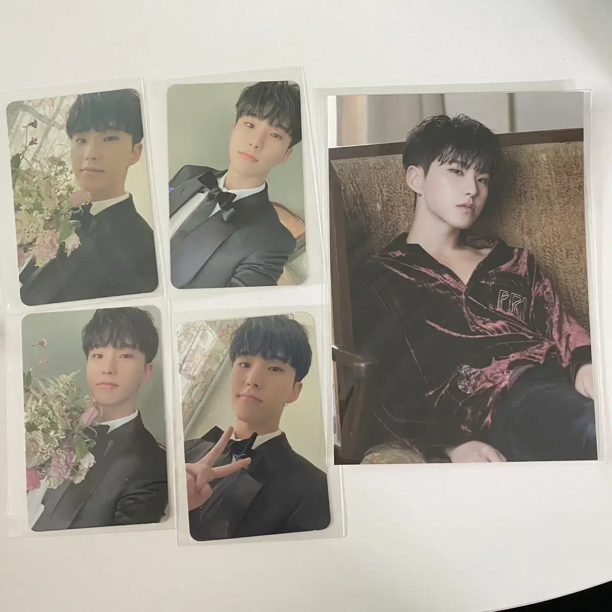 Hoshi karat vahn random 4 photocards + postcard bulk wts.