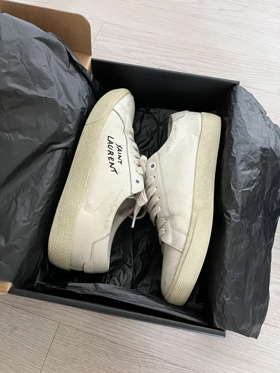 Saint Laurent Court Classic Sneakers