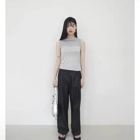 노피셜노피스 HEART COWL NECK REVERSIBLE TOP