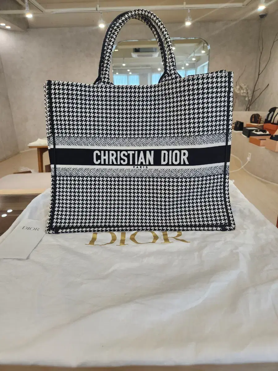 Dior Houndstooth Large