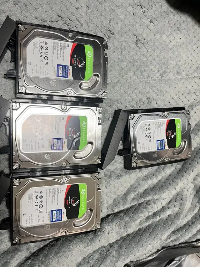 시게이트 아이언울프 나스  2테라 4개 nas hdd 2tb