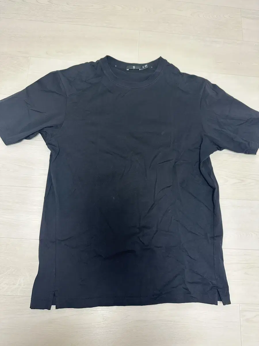 Uniqlo J+ Supima Cotton Relaxed T in Black S