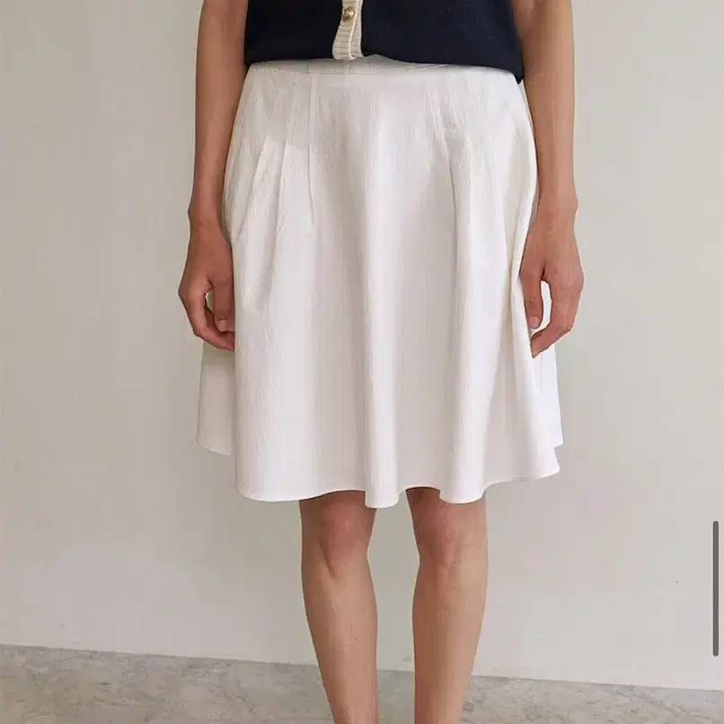 LO61 Belle Flare Skirt