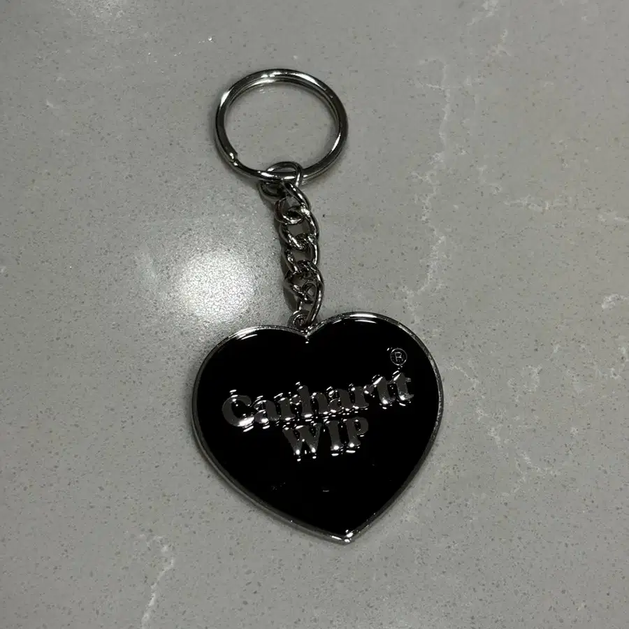 Carhartt wip heart keychain black